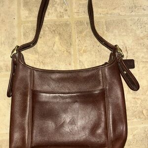COACH Elegant Brown Leather Shoulder Bag